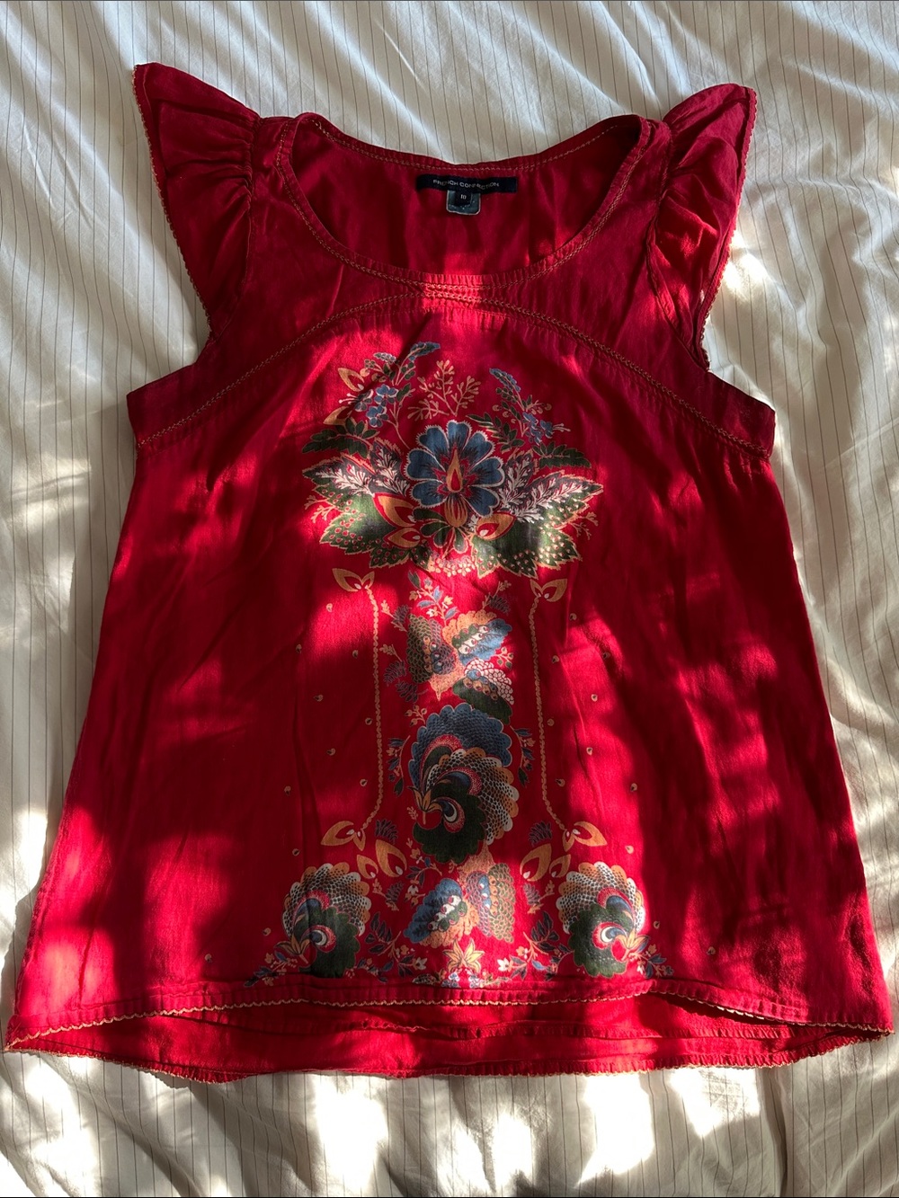 French Connection - Red Ruffled Cap Sleeve Floral Detail Blouse - L